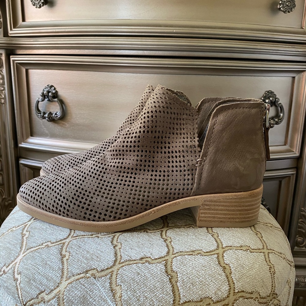 Dolce Vita Leather Block Heel Ankle Booties